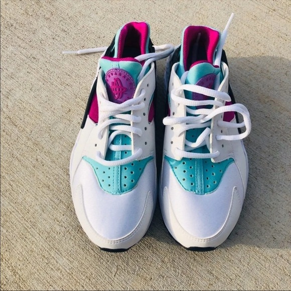 Nike Huraches - Picture 2 of 4